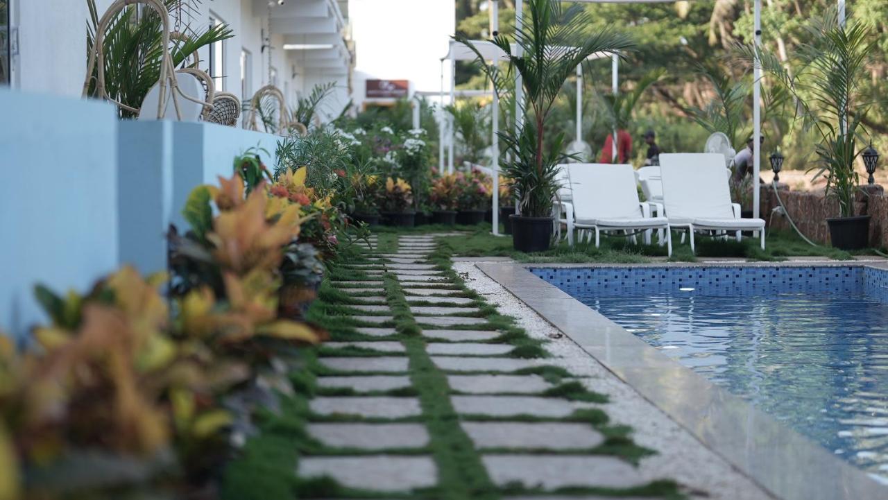 Whiteflower Resort Morjim Exterior foto
